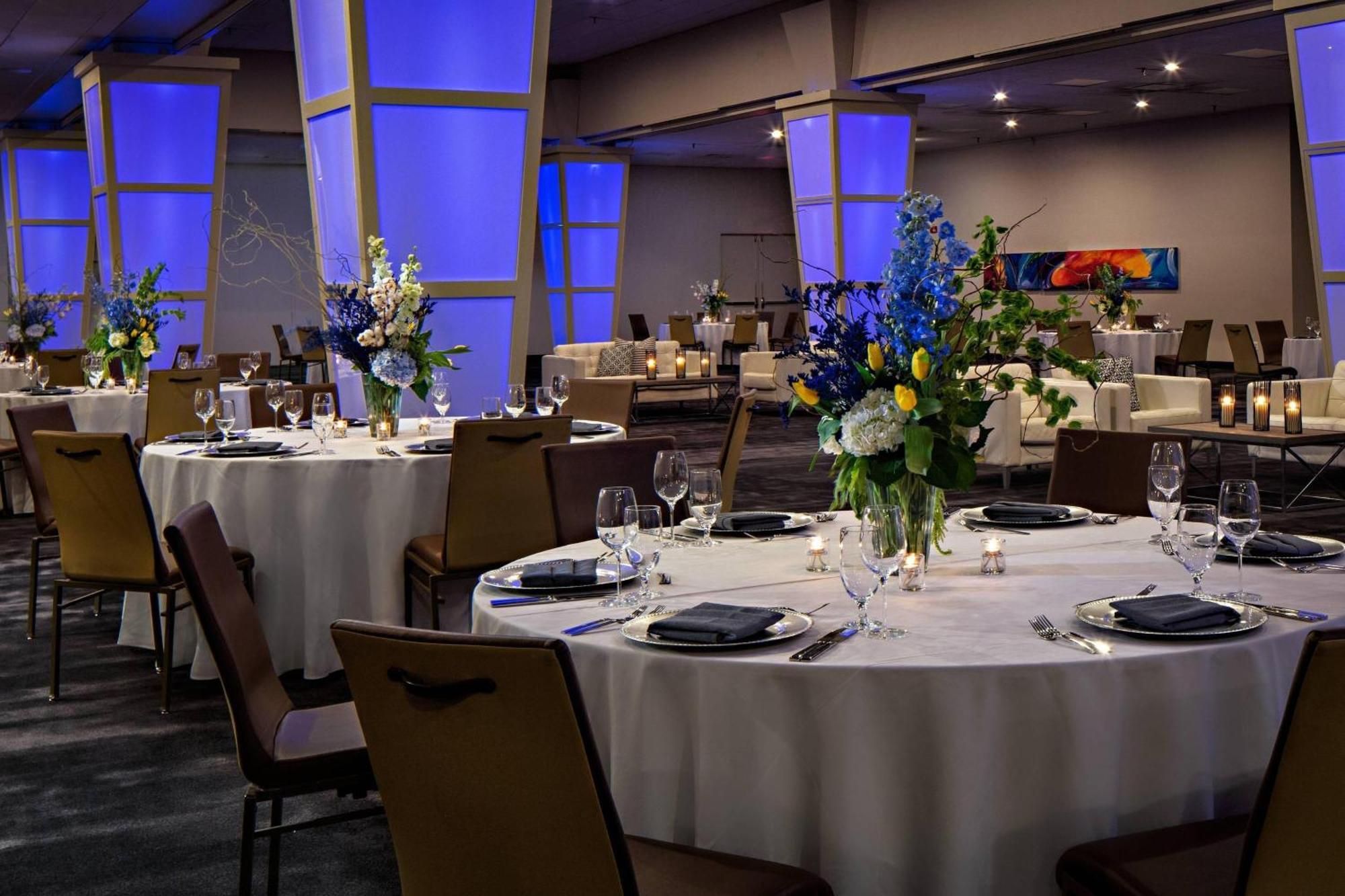 The Worthington Renaissance Worth Hotel 4*