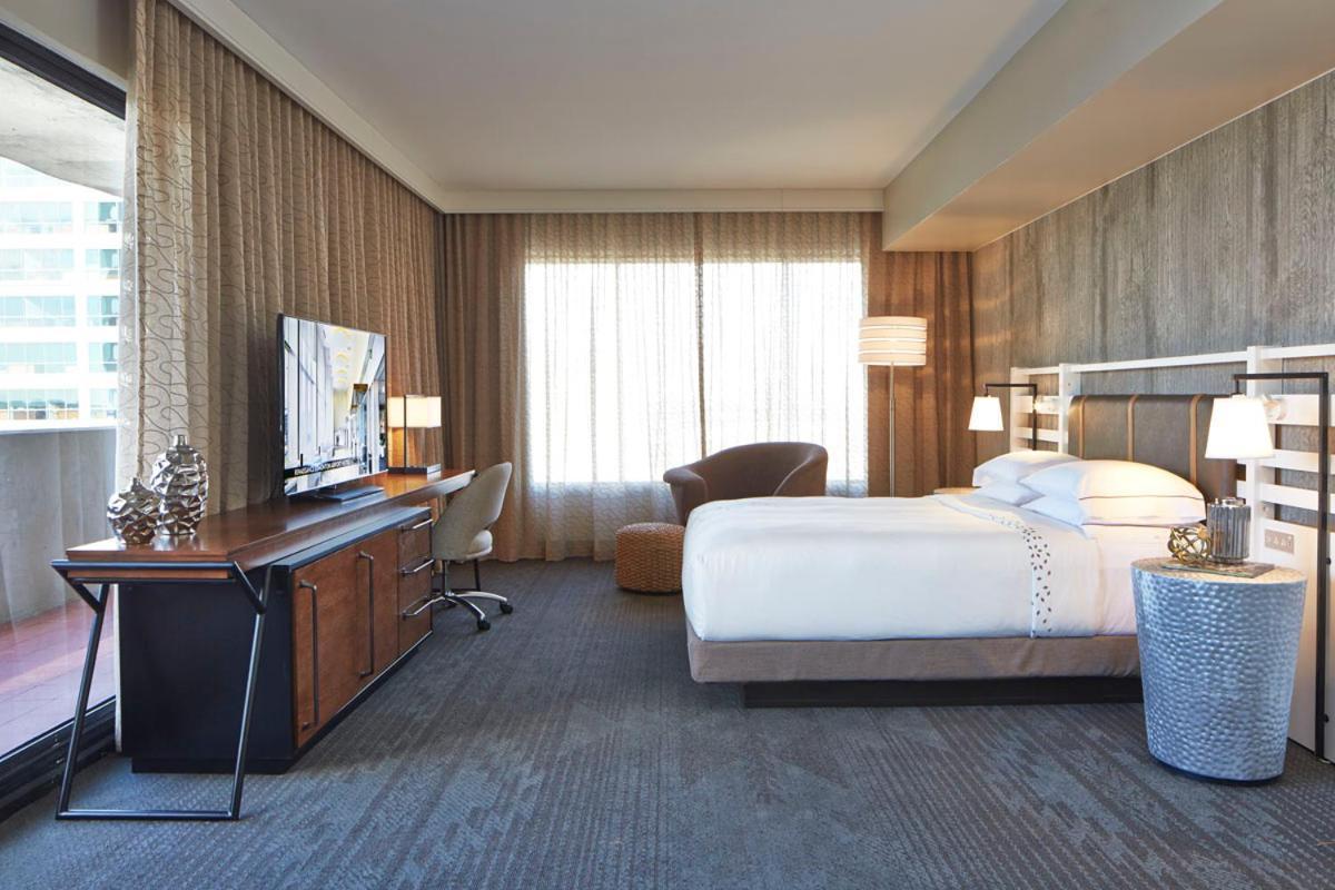 The Worthington Renaissance Worth Hotel 4*